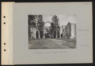 Ourscamp. L'abbaye : ruines de l'église abbatiale