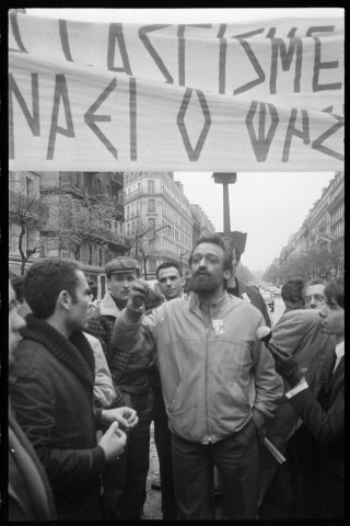 Manifestation du Premier mai : défilé des grecs au boulevard Magenta. Manifestation du 3 mai contre la guerre au Vietnam