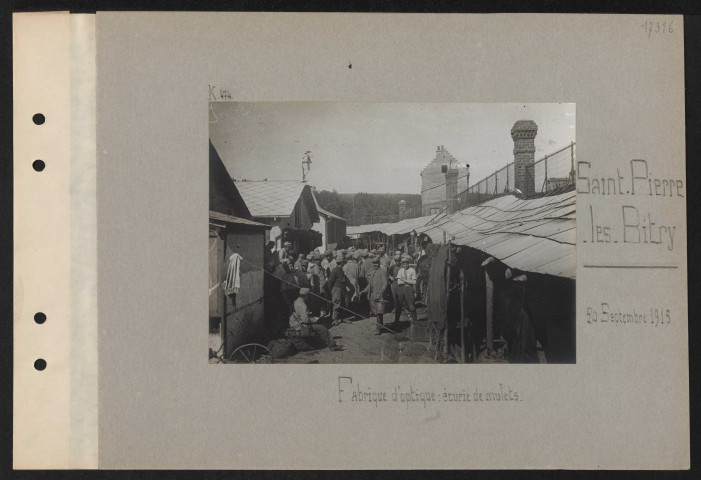 Saint-Pierre-les-Bitry. Fabrique d'optique : écurie de mulets