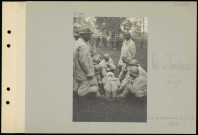 Fère-en-Tardenois. Camp de soldats annamites. Jeux de soldats
