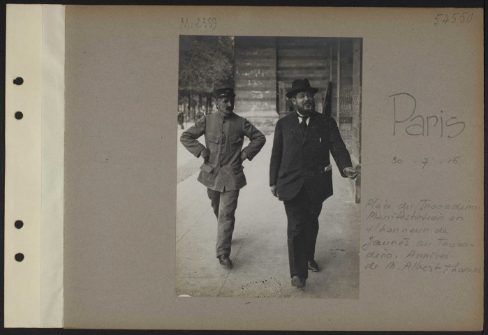 Paris. Place du Trocadéro. Manifestation en l'honneur de Jaurès au Trocadéro. Arrivée de monsieur Albert Thomas
