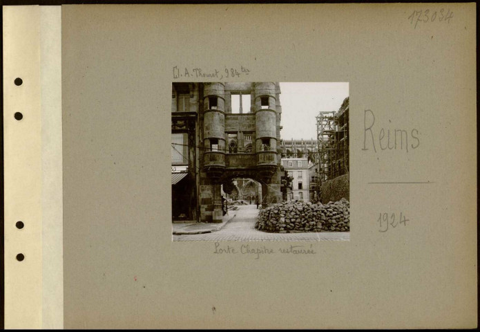 Reims. Porte Chapitre restaurée